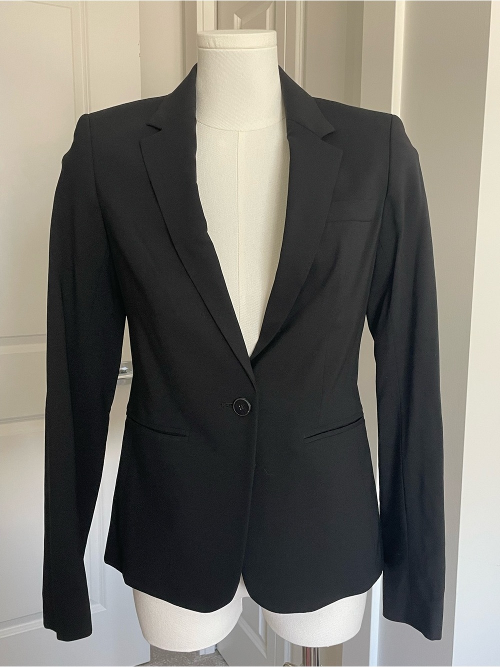 Babaton by Aritzia Black Tailored Blazer – Size 00